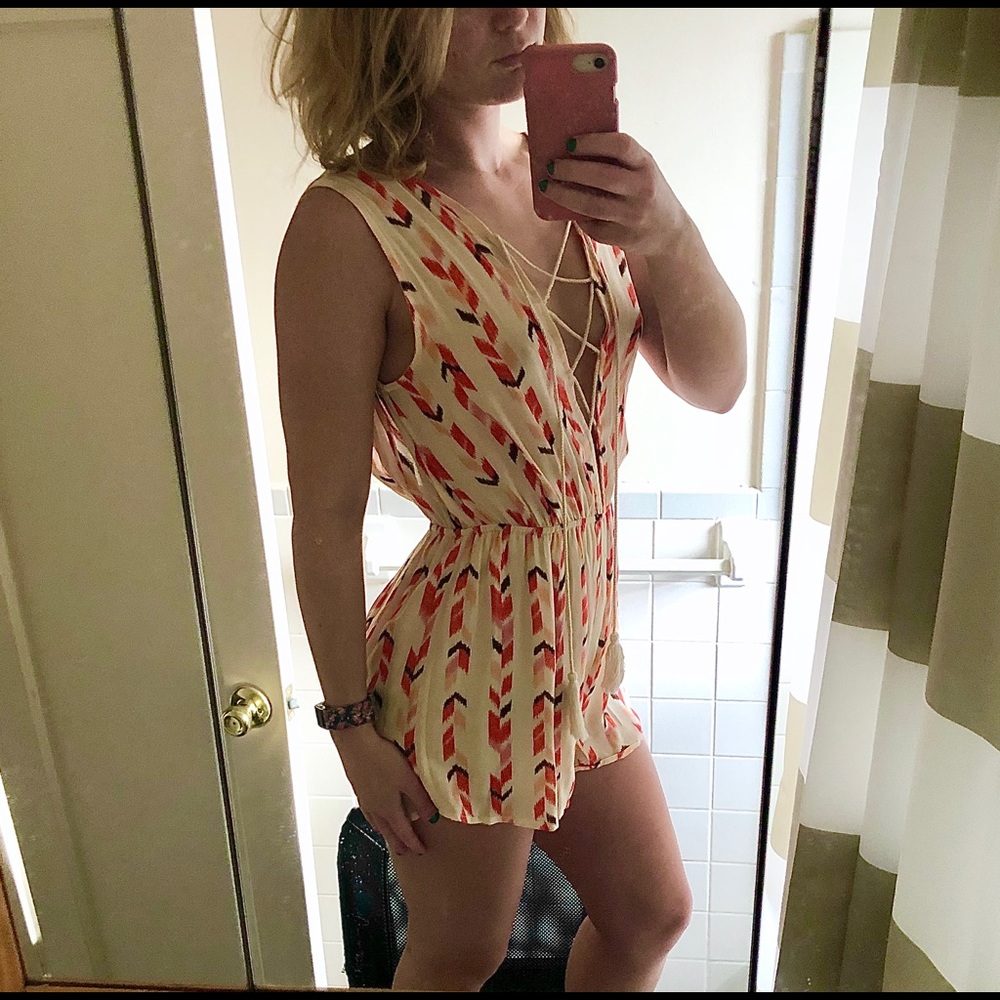 Audrey 3+1 romper sleeveless and short plunge neck